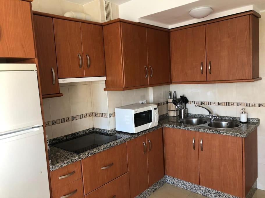 Apartamento Amplio Y Centrico Фуeнхирола Екстериор снимка
