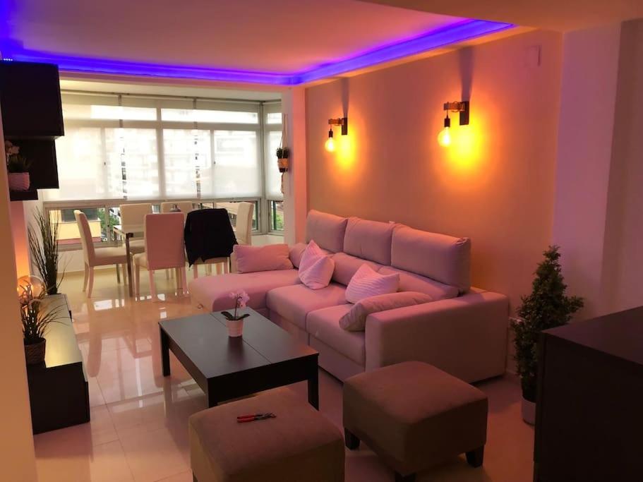 Apartamento Amplio Y Centrico Фуeнхирола Екстериор снимка