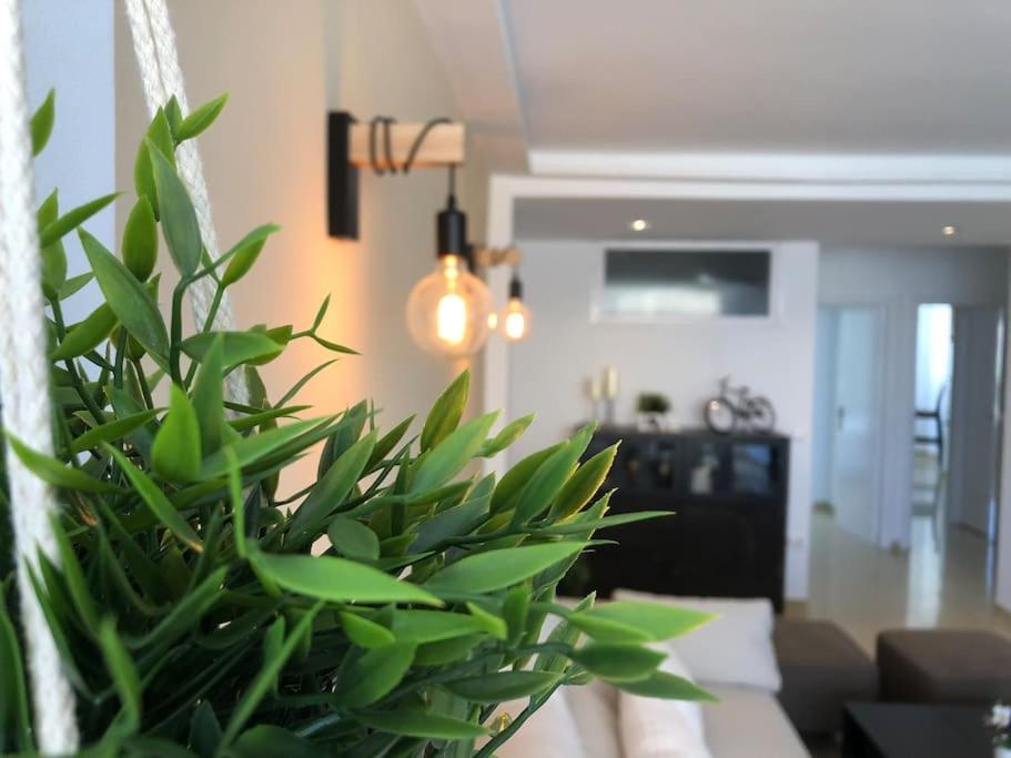 Apartamento Amplio Y Centrico Фуeнхирола Екстериор снимка
