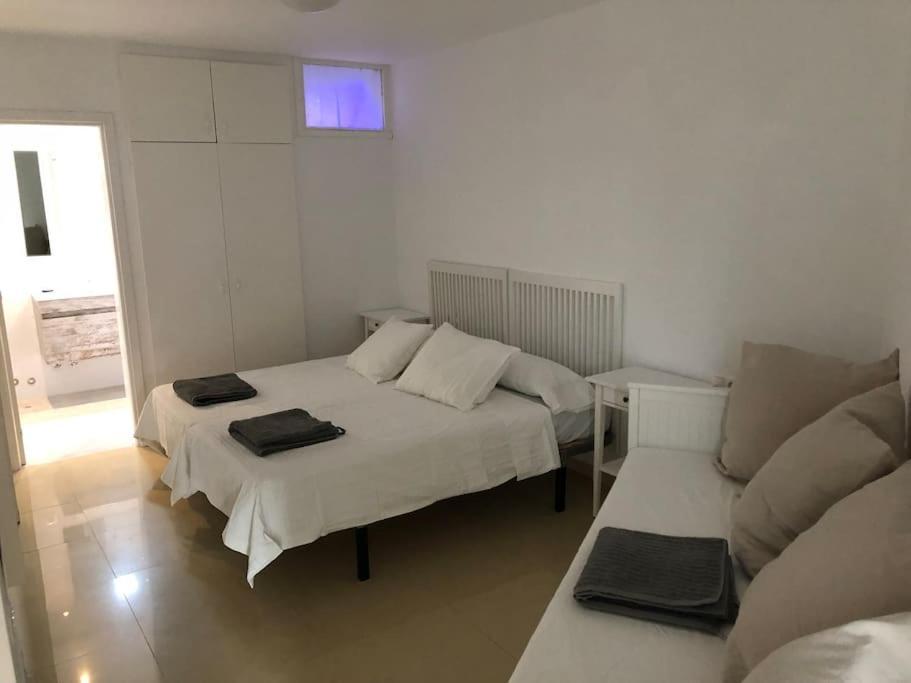 Apartamento Amplio Y Centrico Фуeнхирола Екстериор снимка