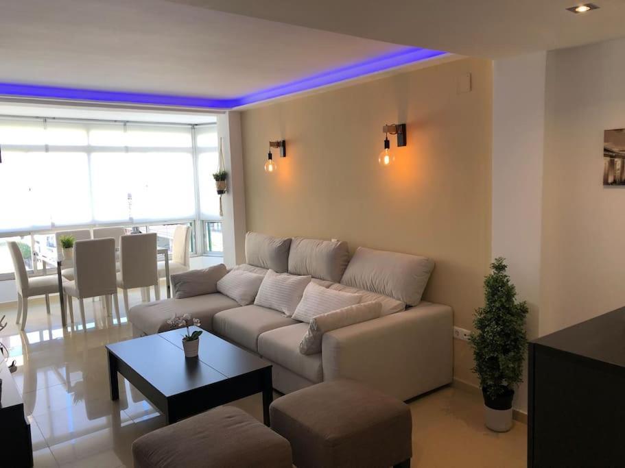 Apartamento Amplio Y Centrico Фуeнхирола Екстериор снимка