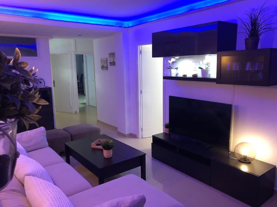 Apartamento Amplio Y Centrico Фуeнхирола Екстериор снимка